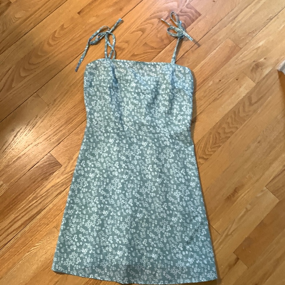 Shein XS green and white casual teen dress